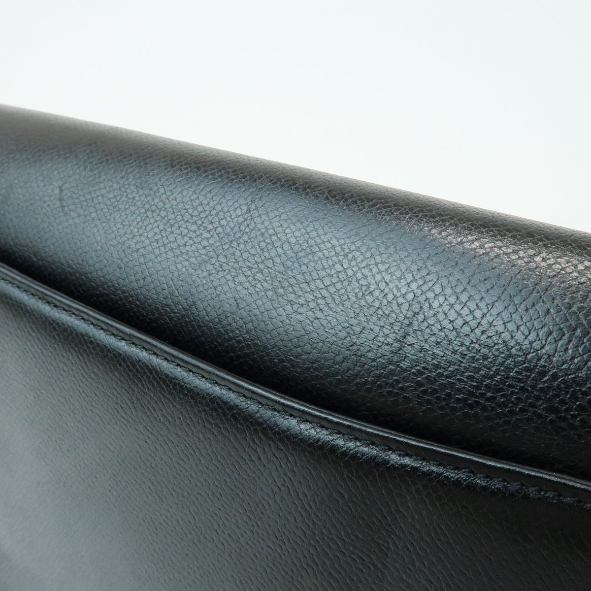 Valentino Garavani Vlogo Flap Leather Black Leather Shoulder Bag Bag (Pre-Owned)