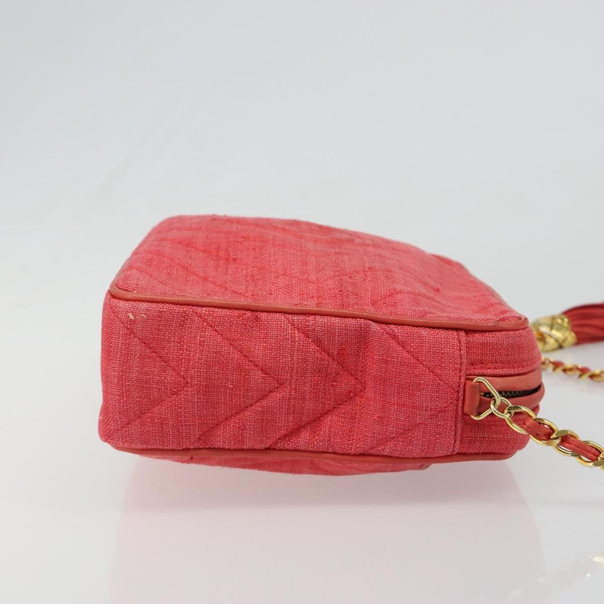 Chanel Vintage Diamond Cc Camera Chevron Canvas Red Canvas Handbag (Pre-Owned)