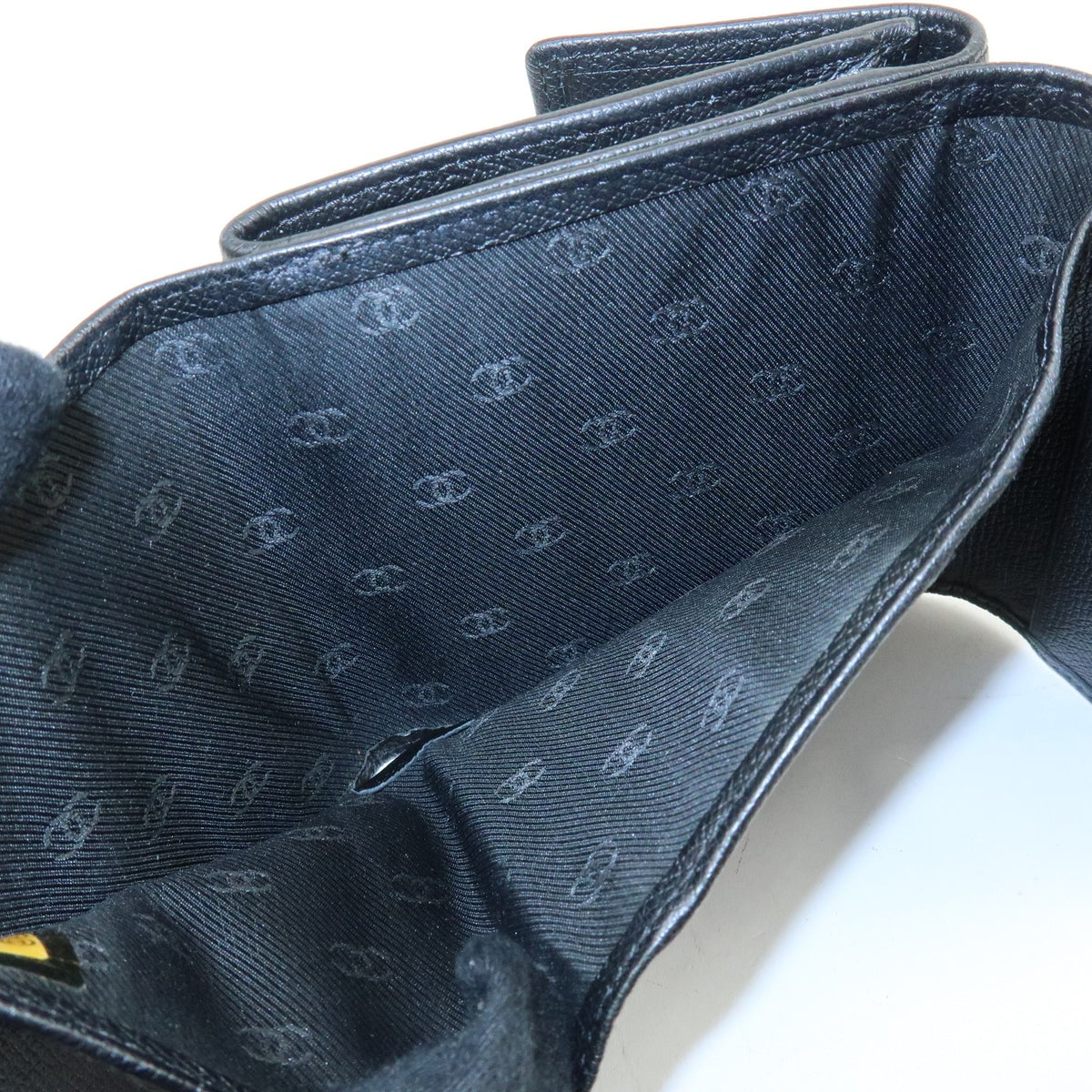 Chanel Cc Button Coin Purse Leather Black Calfskin Card Holders Accessory (Pre-Owned)