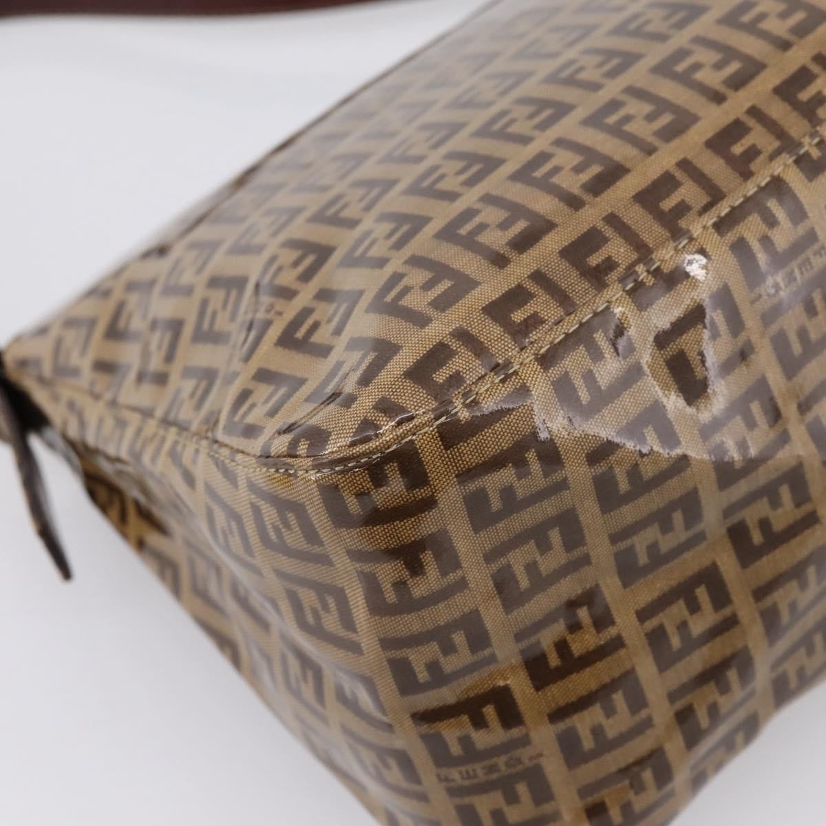 Fendi Baguette Patent Leather Beige Patent_Leather Handbag (Pre-Owned)