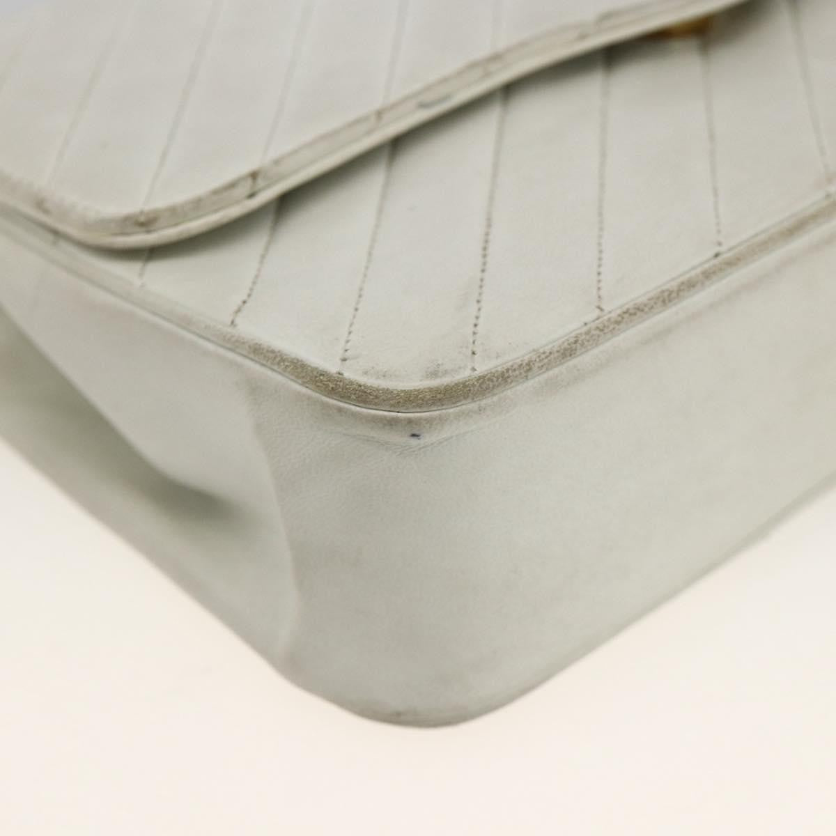 Chanel Matelasse Chain Leather White Leather Shoulder Bag Bag (Pre-Owned)
