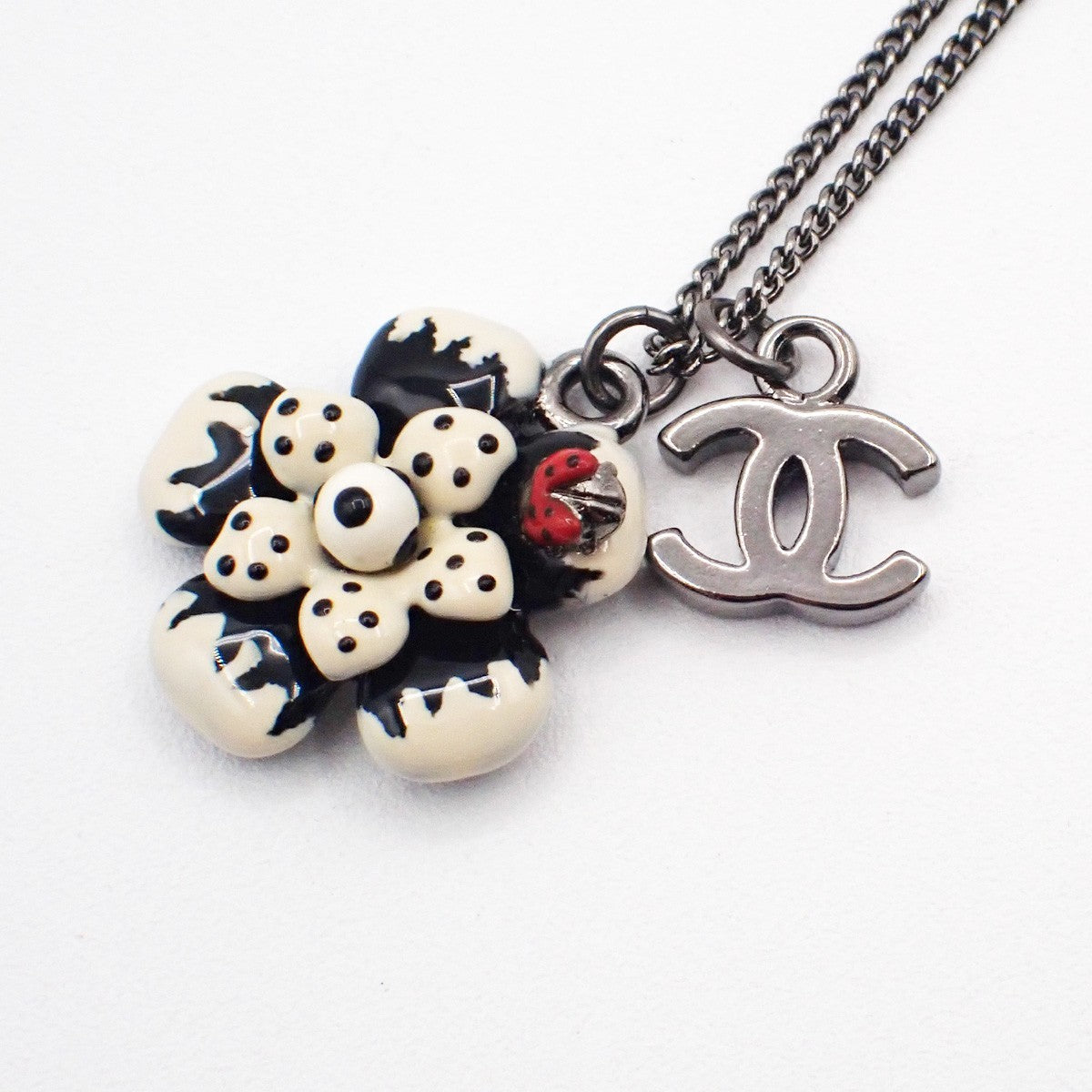 Chanel Cc Flower Ladybug Silver Plated And Acrylic Silver Metal Necklace Jewelry (Pre-Owned)