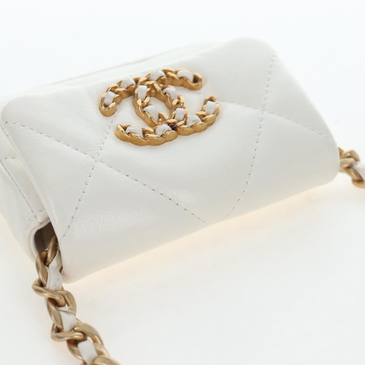 Chanel 19 Card Holder On Chain Quilted Leather White Leather Shoulder Bag Bag (Pre-Owned)