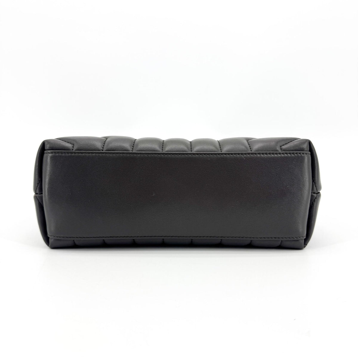 Saint Laurent Loulou Top Handle Matelasse Chevron Leather Black Leather Handbag (Pre-Owned)