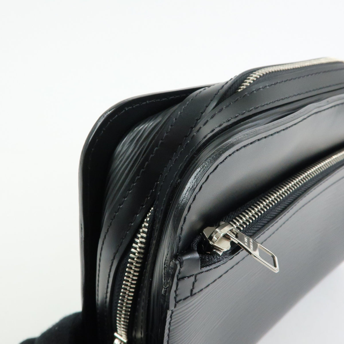 Louis Vuitton Hoche Clutch Epi Leather Black Leather Clutche & Pouche Bag (Pre-Owned)