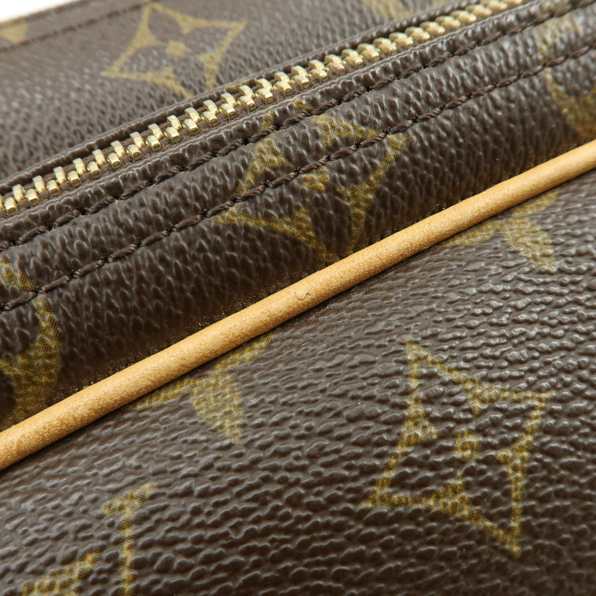 Louis Vuitton Reporter Monogram Canvas Brown Canvas Shoulder Bag Bag (Pre-Owned)