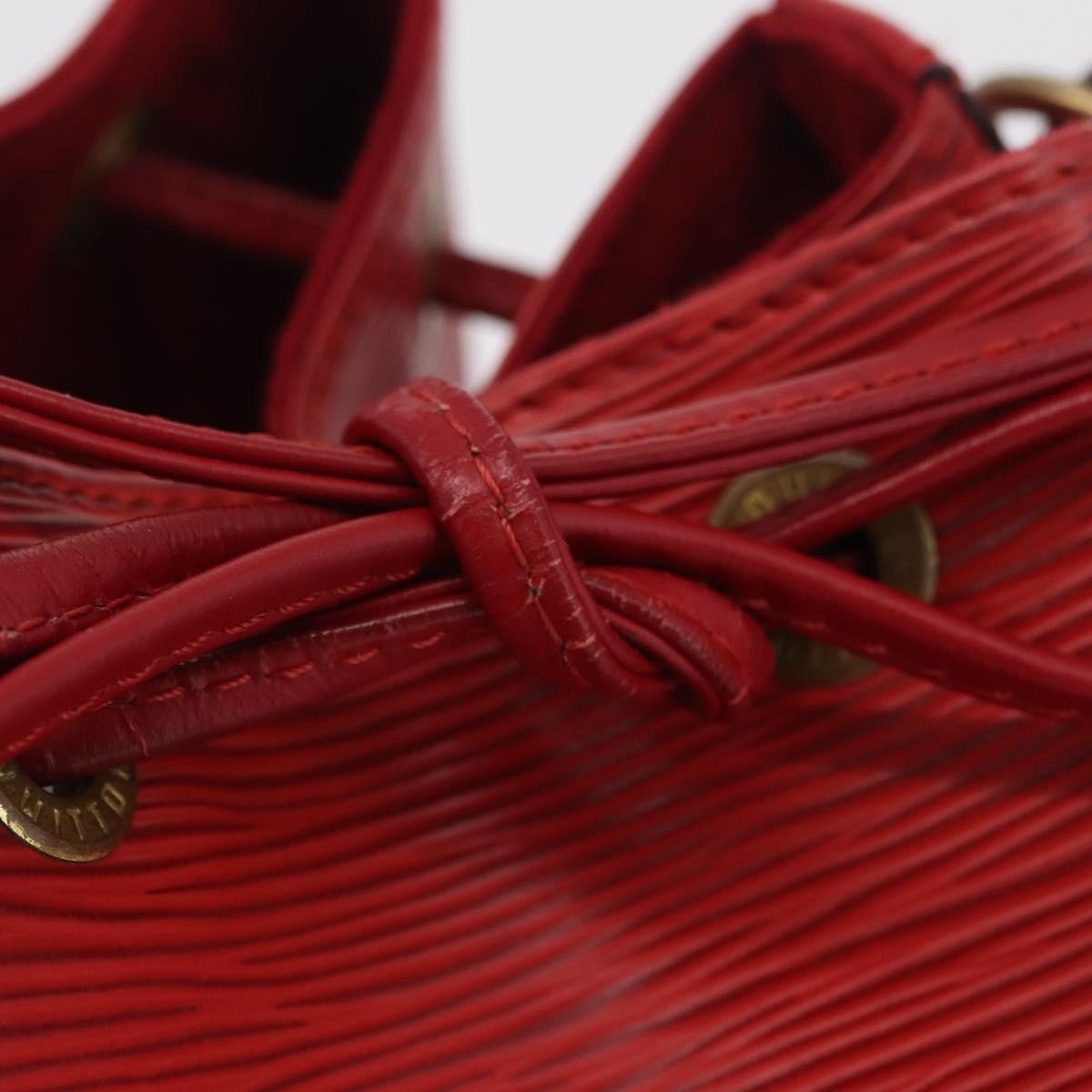Louis Vuitton Petit Noe Nm Epi Leather Red Leather Handbag (Pre-Owned)