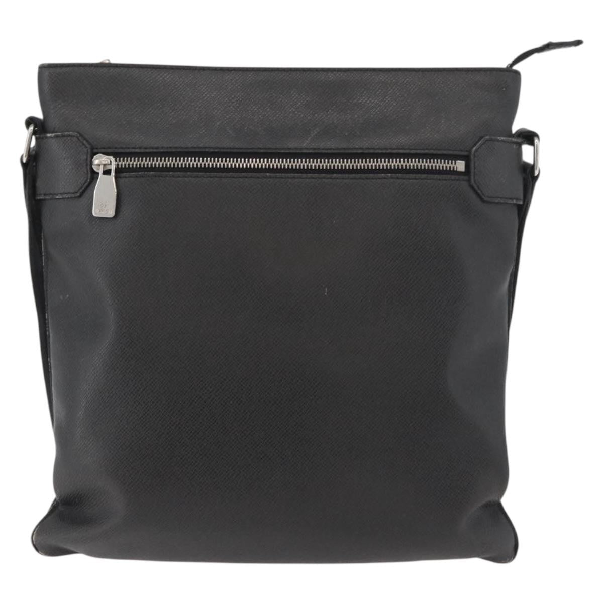 Louis Vuitton Sasha Taiga Leather Black Leather Handbag (Pre-Owned)