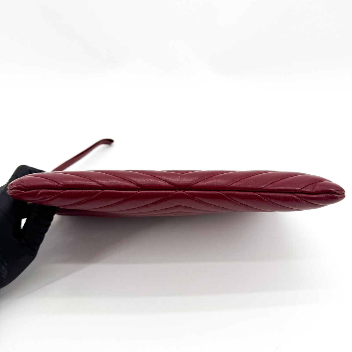 Saint Laurent Classic Monogram Wristlet Matelasse Chevron Leather Burgundy Leather Clutche & Pouche Bag (Pre-Owned)