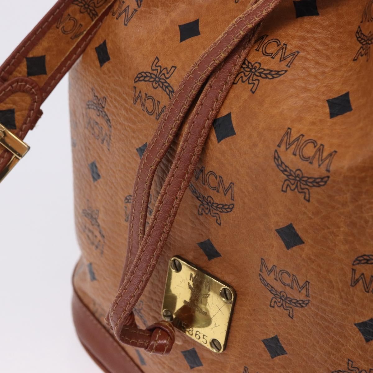 MCM Drawstring Leather Brown Leather Shoulder Bag Bag (Pre-Owned)