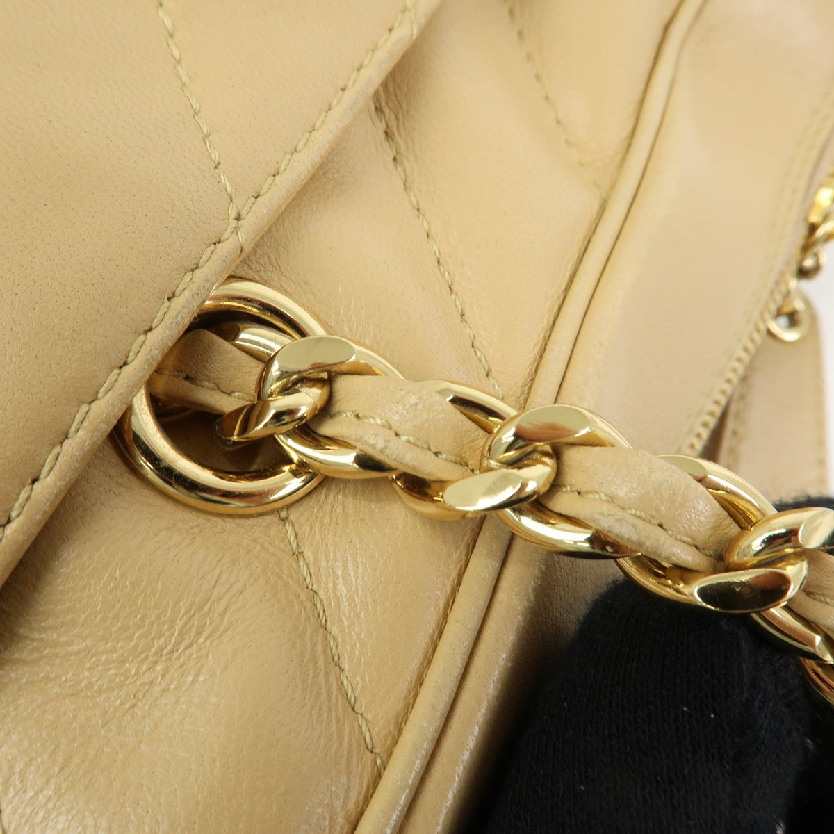 Chanel Vintage Pocket Camera Chevron Lambskin Beige Leather Handbag (Pre-Owned)