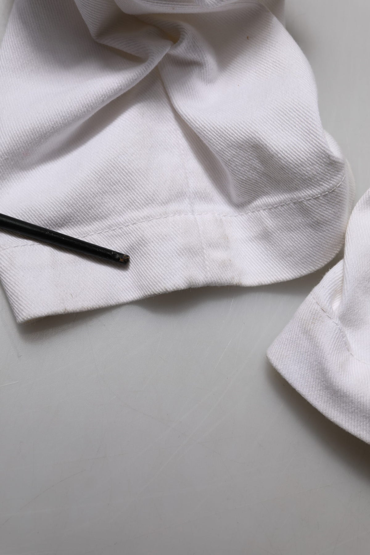 Dolce & Gabbana White Tattered Cotton High Waist Denim Women's Jeans (Pre-Owned)