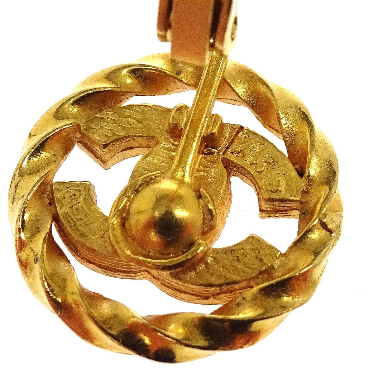 Chanel Vintage Cc Round Cutout Clip-On Metal And Rhinestone Gold Gold_Plated Earrings Jewelry (Pre-Owned)