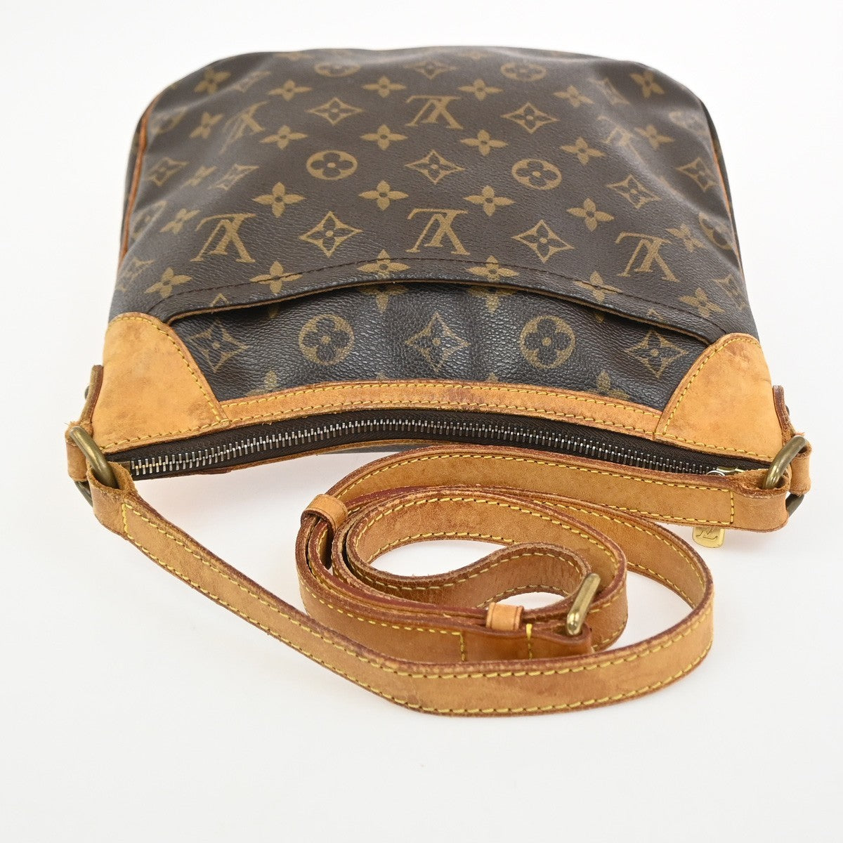 Louis Vuitton Odeon Monogram Canvas Brown Canvas Shoulder Bag Bag (Pre-Owned)