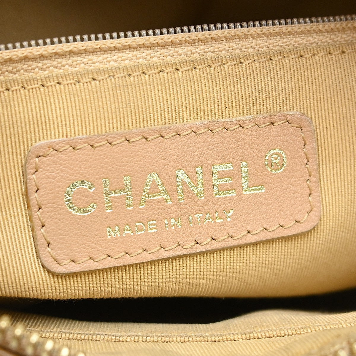 Chanel Timeless Cc Chain Quilted Caviar Beige Leather Shoulder Bag Bag (Pre-Owned)