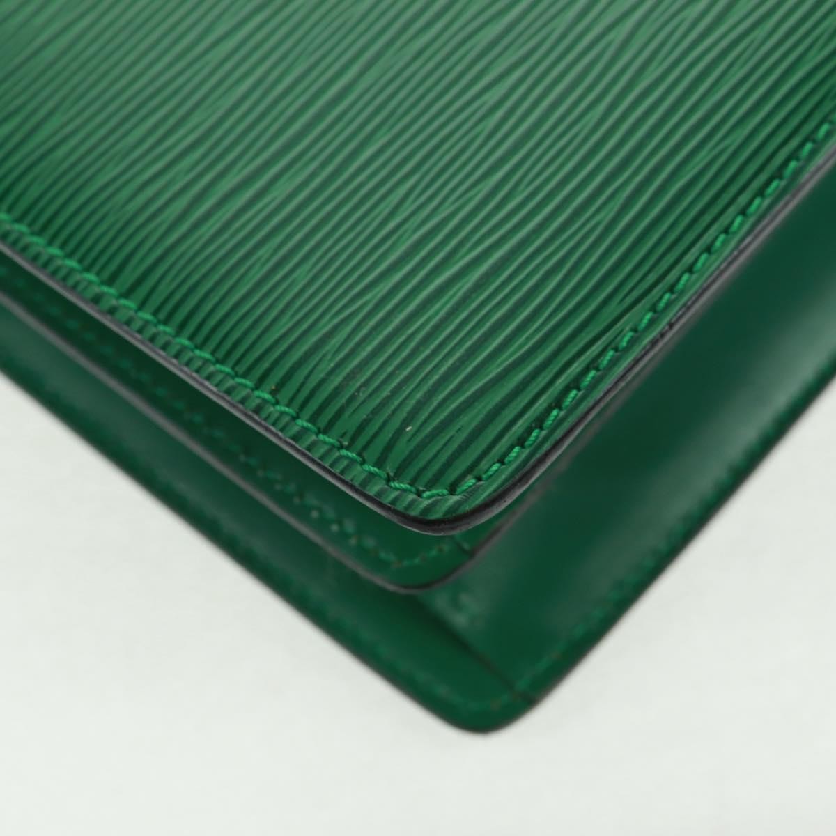 Louis Vuitton Capucines Epi Leather Green Leather Shoulder Bag Bag (Pre-Owned)