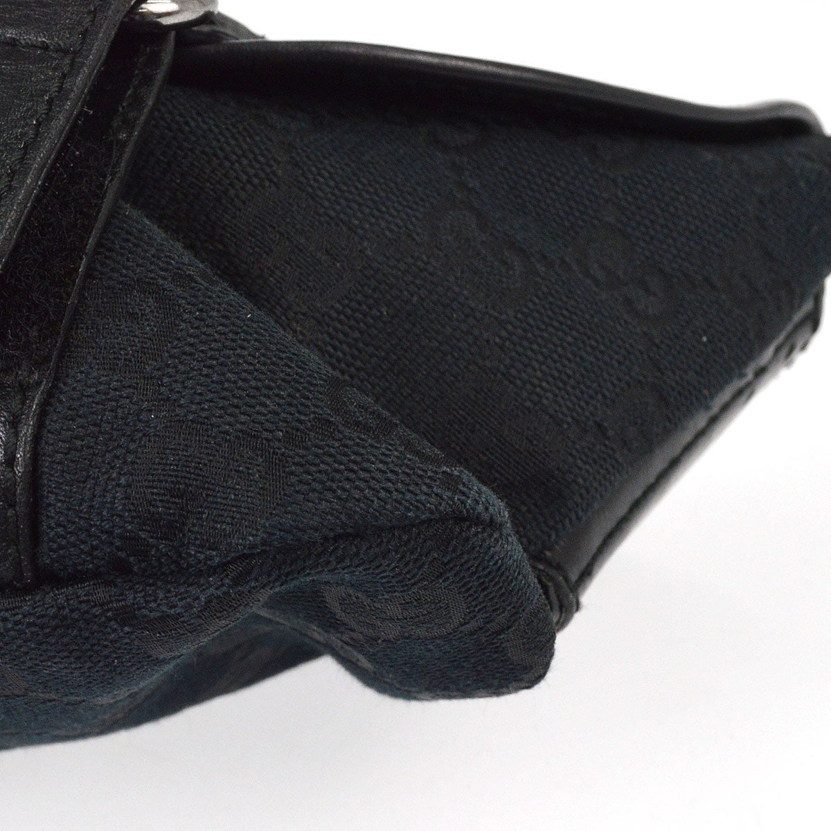 Gucci Waist Belt Bag (Outlet) Gg Canvas And Leather Black Canvas Crossbody Bag Bag (Pre-Owned)
