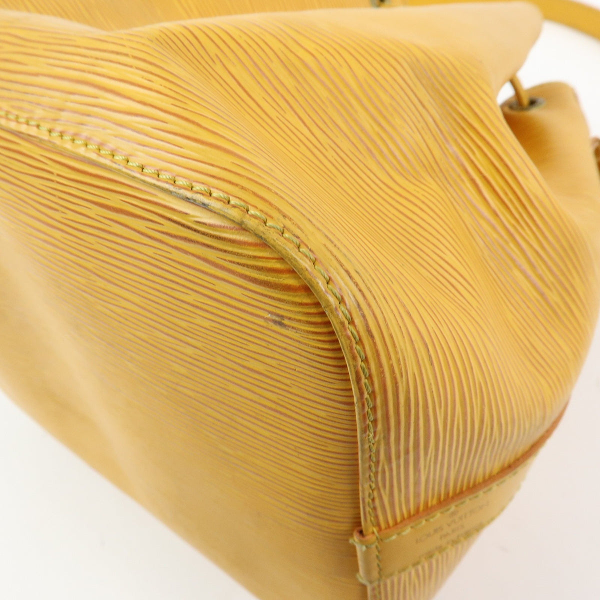 Louis Vuitton Petit Noe Epi Leather Yellow Leather Handbag (Pre-Owned)