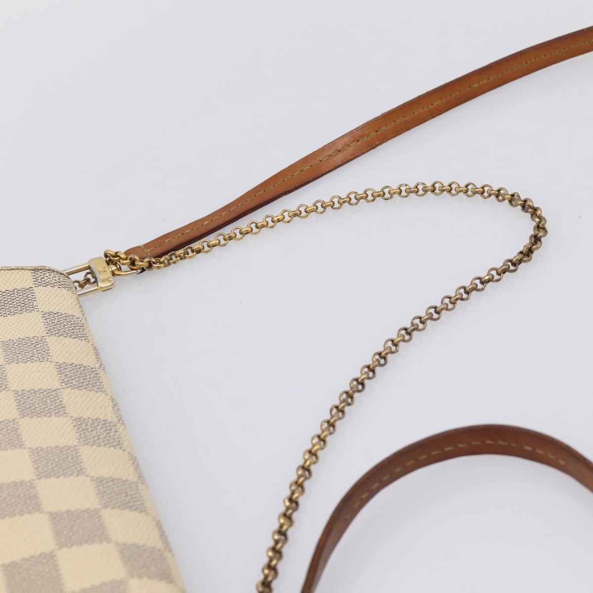 Louis Vuitton Favorite Damier White Canvas Handbag (Pre-Owned)