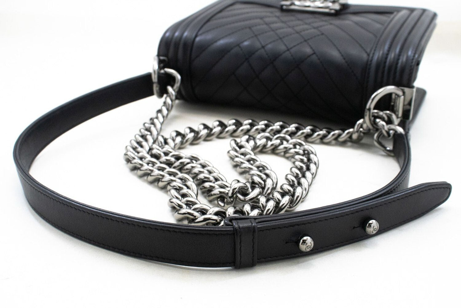 Chanel Boy Flap Quilted Calfskin Black Calfskin Shoulder Bag Bag (Pre-Owned)