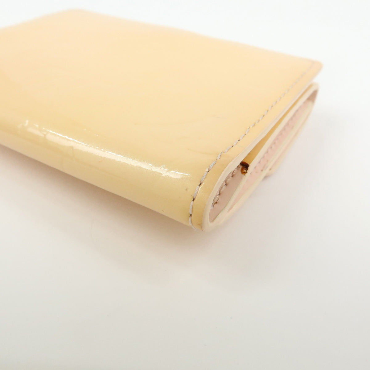 Louis Vuitton Ludlow Vernis Beige Patent_Leather Wallets Accessory (Pre-Owned)