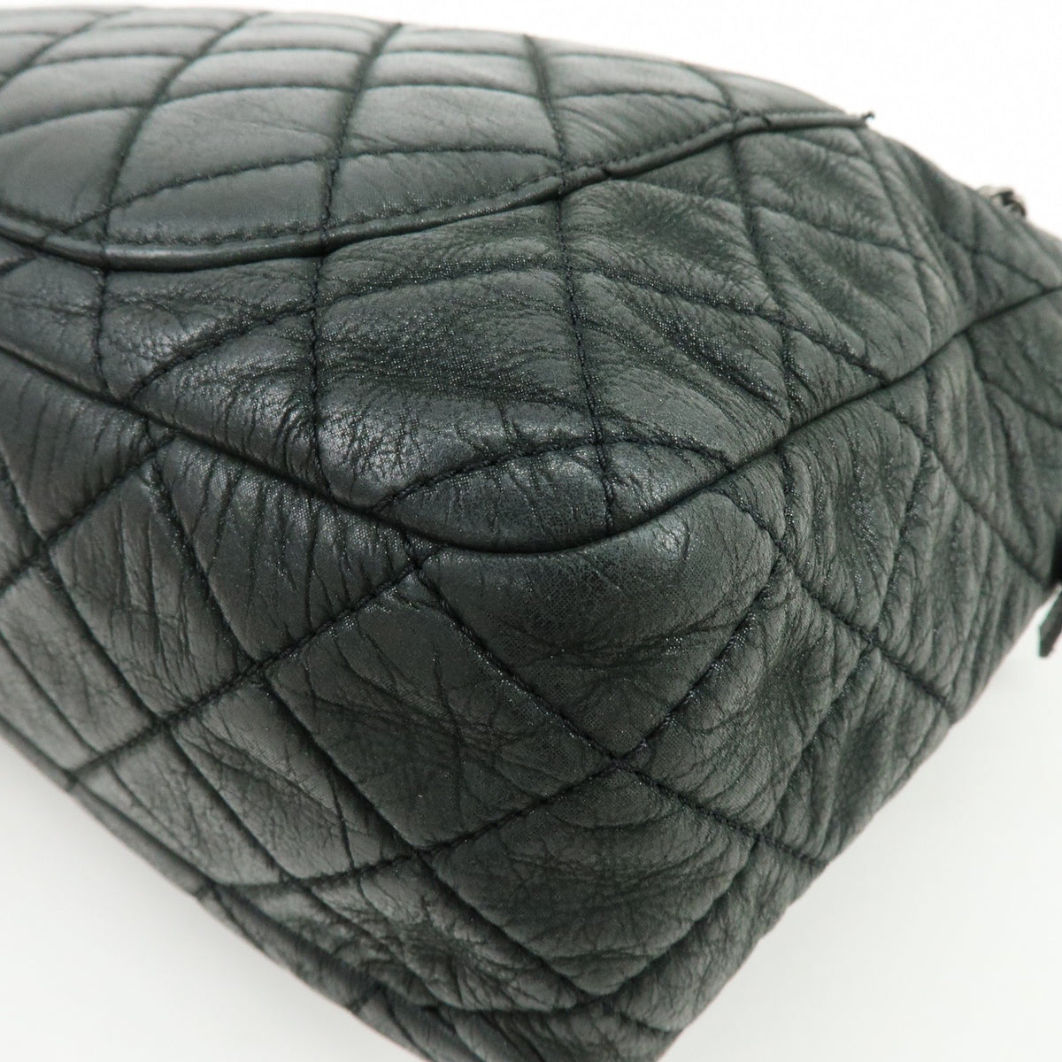 Chanel Shoulder Quilted Leather Black Calfskin Shoulder Bag Bag (Pre-Owned)