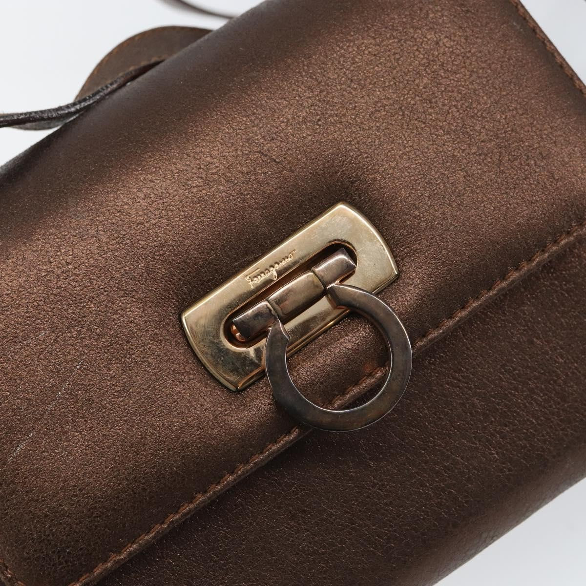 Salvatore Ferragamo Gancini Leather Gold Leather Shoulder Bag Bag (Pre-Owned)