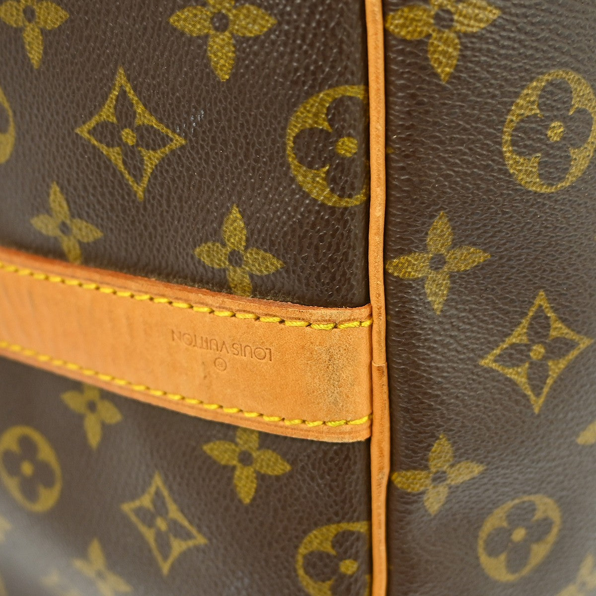Louis Vuitton Keepall Bandoulière Monogram Brown Canvas Travel Bag Bag (Pre-Owned)