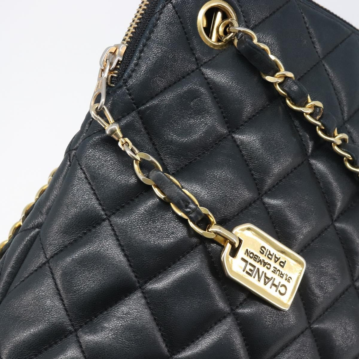 Chanel Shoulder Quilted Leather Black Leather Shoulder Bag Bag (Pre-Owned)