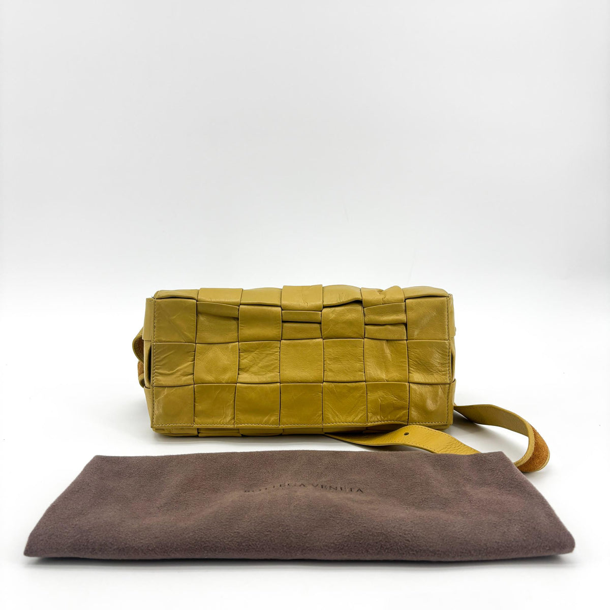 Bottega Veneta Fun Cassette Maxi Intrecciato Leather Yellow Leather Crossbody Bag Bag (Pre-Owned)