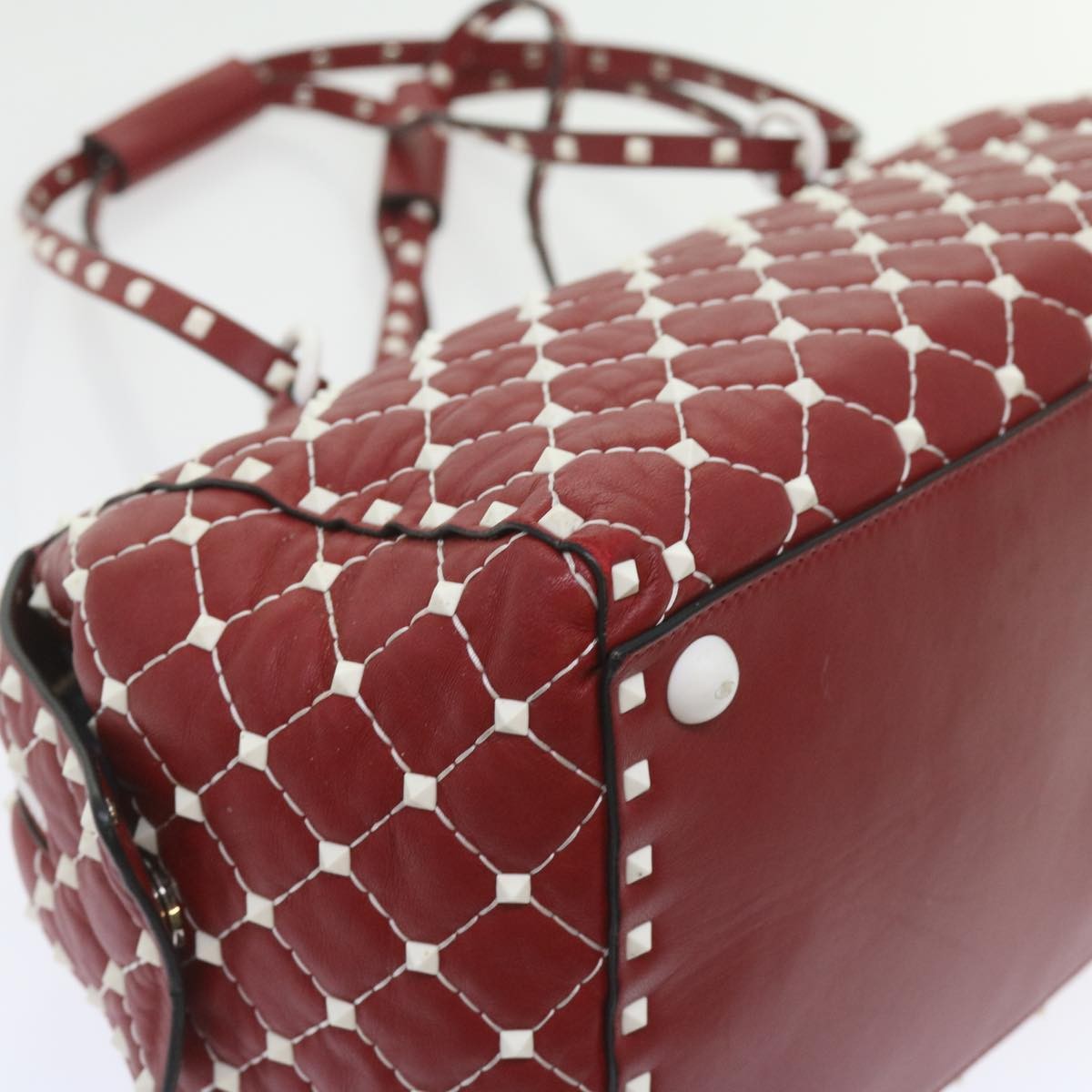 Valentino Garavani Free Rockstud Spike Duffle Quilted Leather Red Leather Shoulder Bag Bag (Pre-Owned)