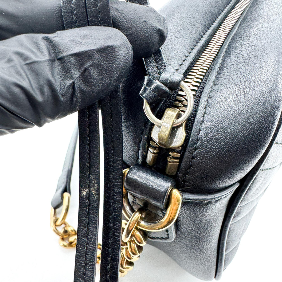 Gucci Gg Marmont Matelasse Leather Black Leather Shoulder Bag Bag (Pre-Owned)