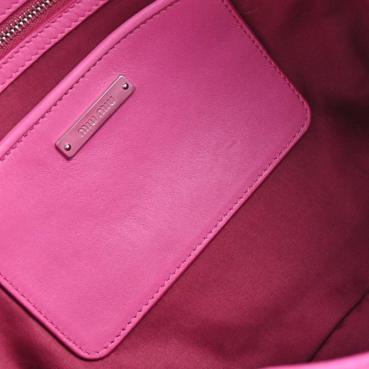 Miu Miu Crystal Clutch Matelasse Leather Pink Leather Handbag (Pre-Owned)