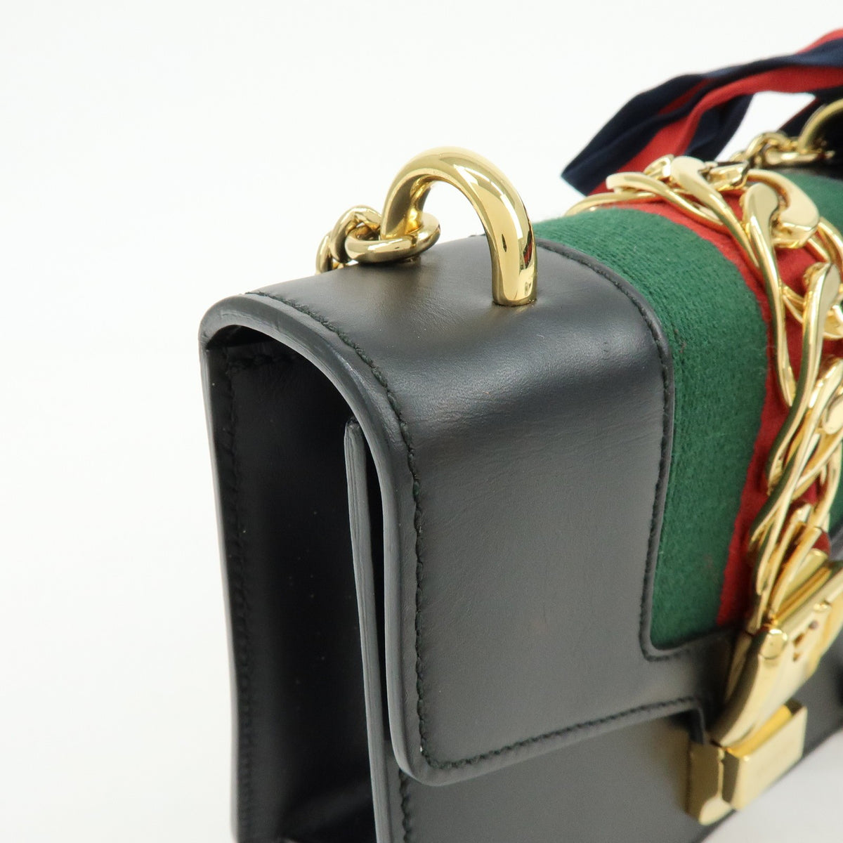 Gucci Sylvie Leather Black Leather Shoulder Bag Bag (Pre-Owned)