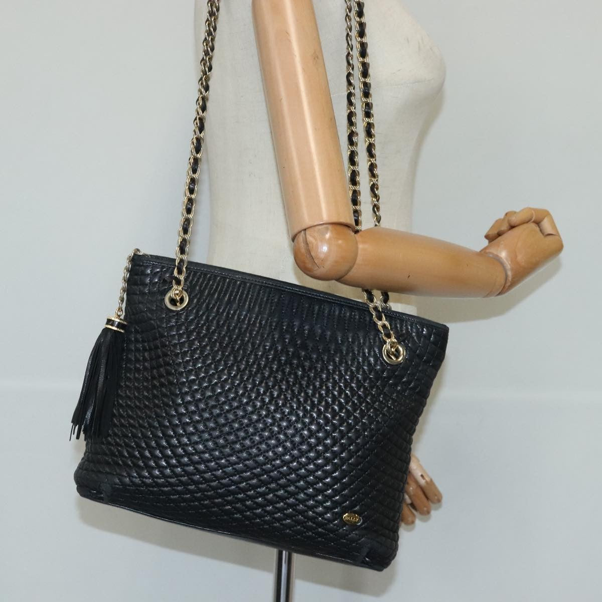 Bally Vintage Chain Quilted Leather Navy Leather Shoulder Bag Bag (Pre-Owned)