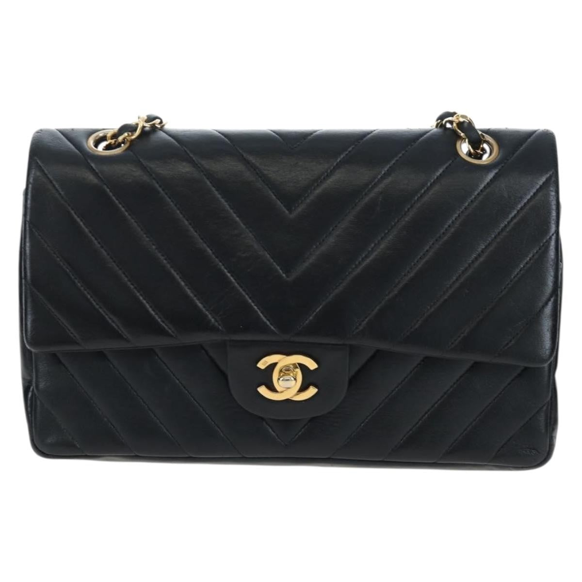 Chanel Double Stitch Full Flap Chevron Lambskin Black Leather Handbag (Pre-Owned)