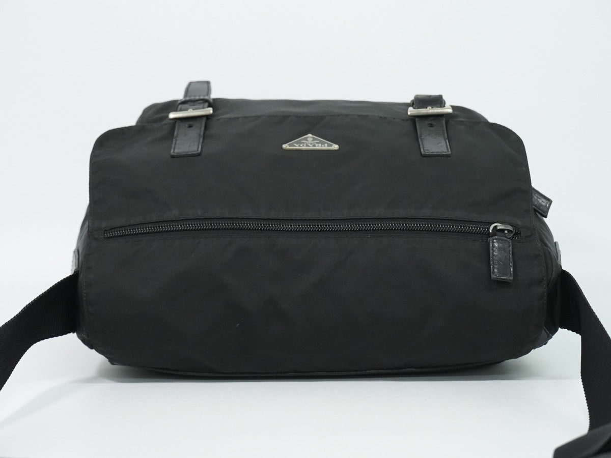 Prada Zip Buckle Messenger Tessuto Black Nylon Shoulder Bag Bag (Pre-Owned)