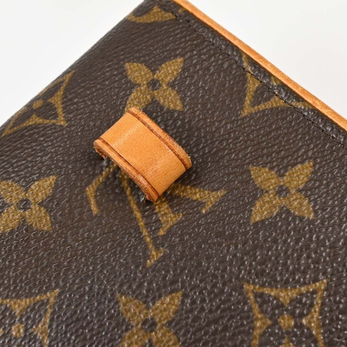Louis Vuitton Florentine Waist Monogram Canvas Brown Canvas Handbag (Pre-Owned)