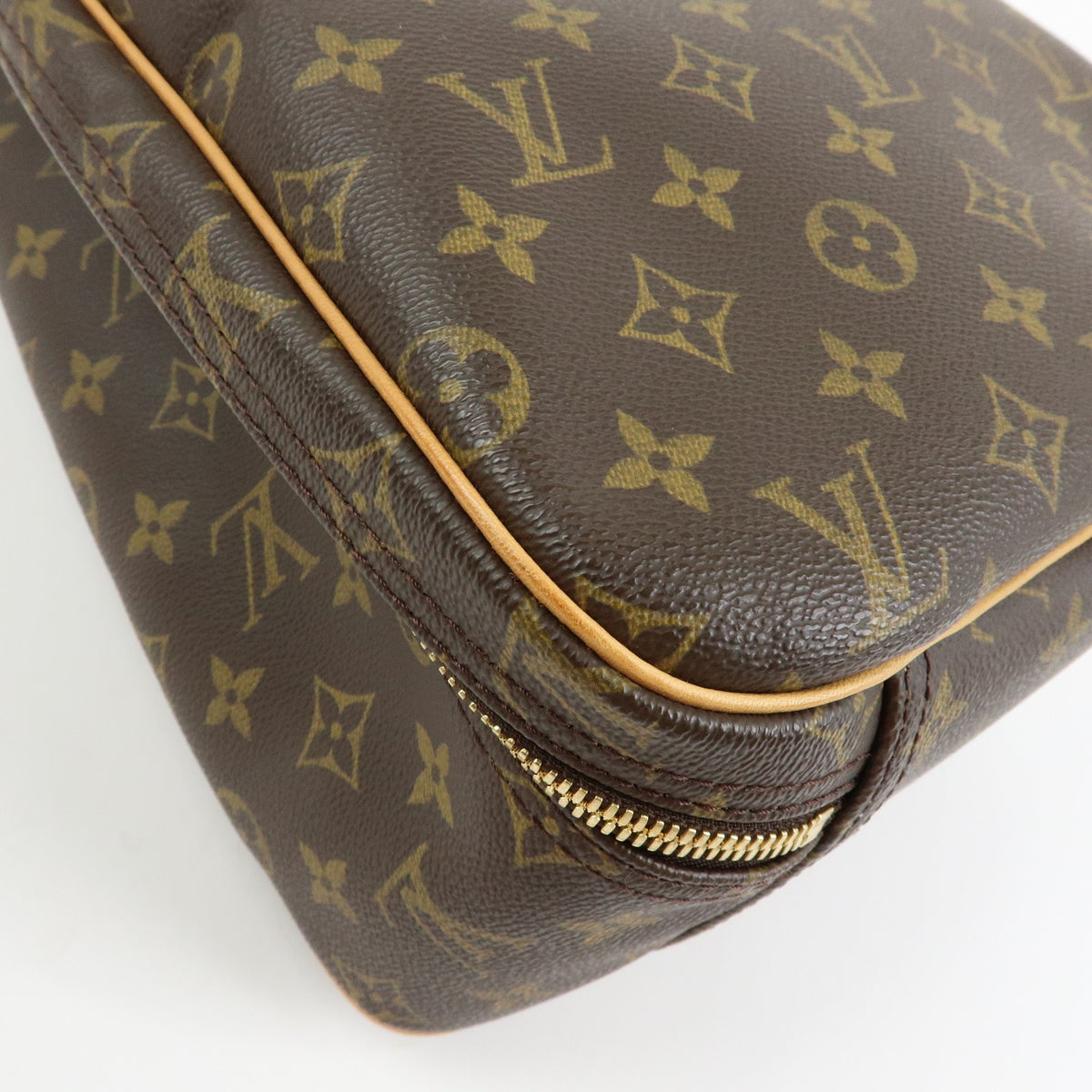Louis Vuitton Excursion Monogram Canvas Brown Canvas Handbag (Pre-Owned)