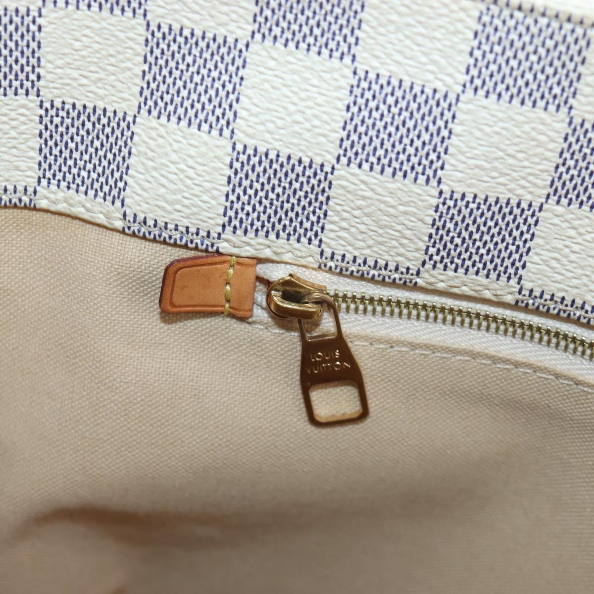 Louis Vuitton Soffi Damier Ebene White Canvas Handbag (Pre-Owned)