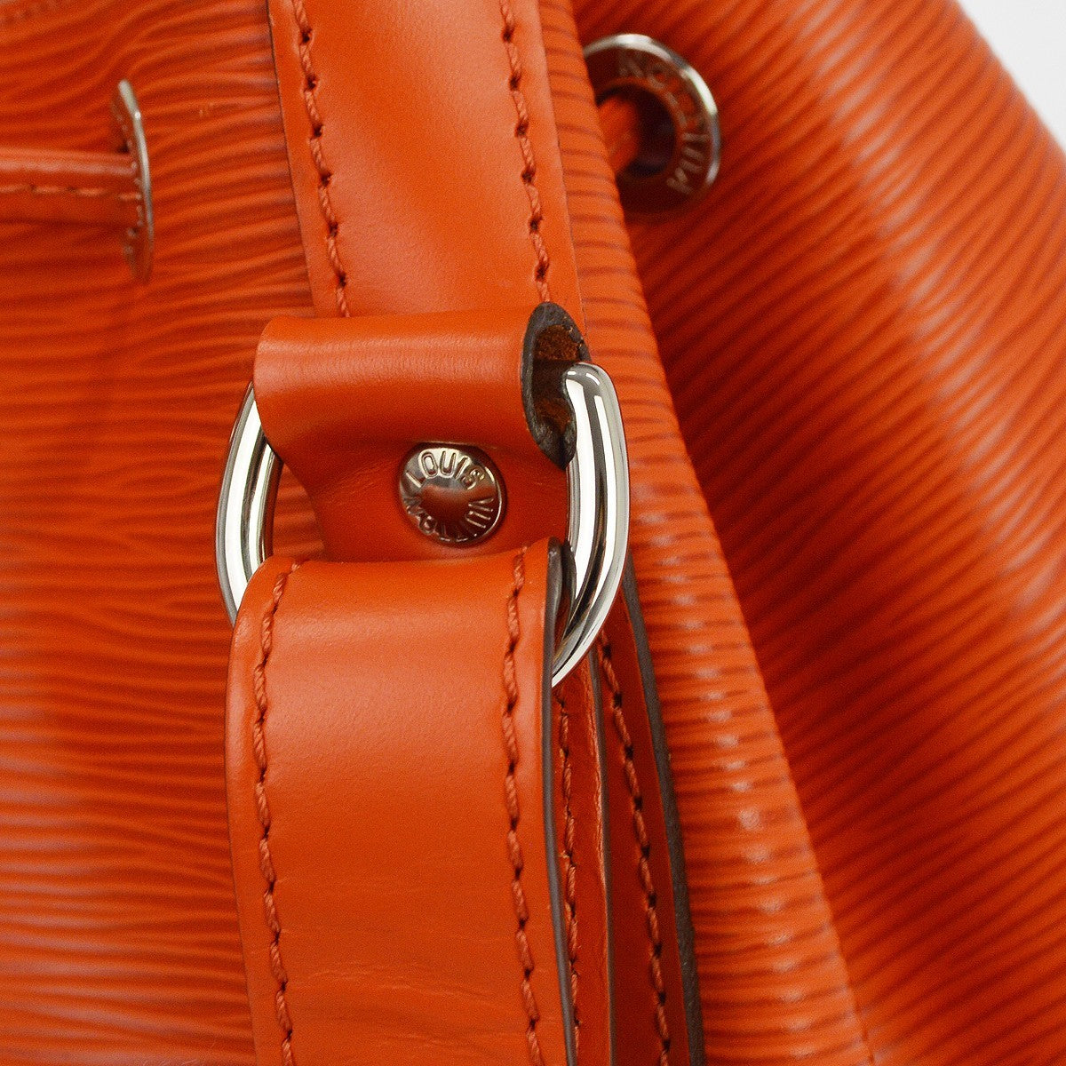 Louis Vuitton Petit Noe Epi Leather Orange Leather Handbag (Pre-Owned)