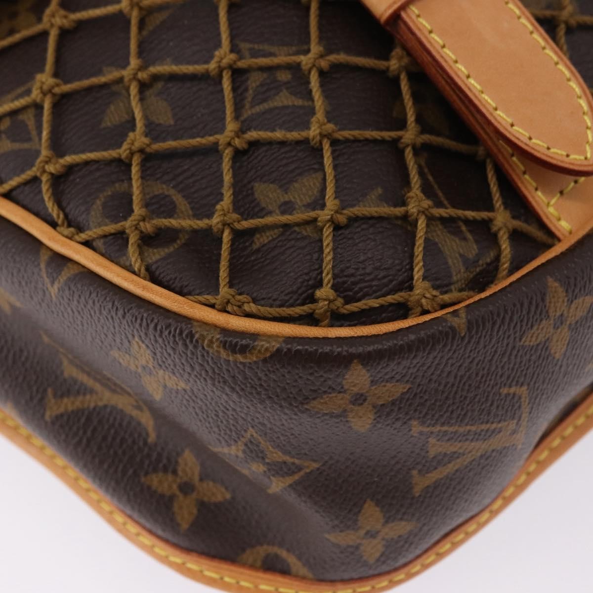 Louis Vuitton Congo Messenger Monogram Canvas Brown Canvas Shoulder Bag Bag (Pre-Owned)