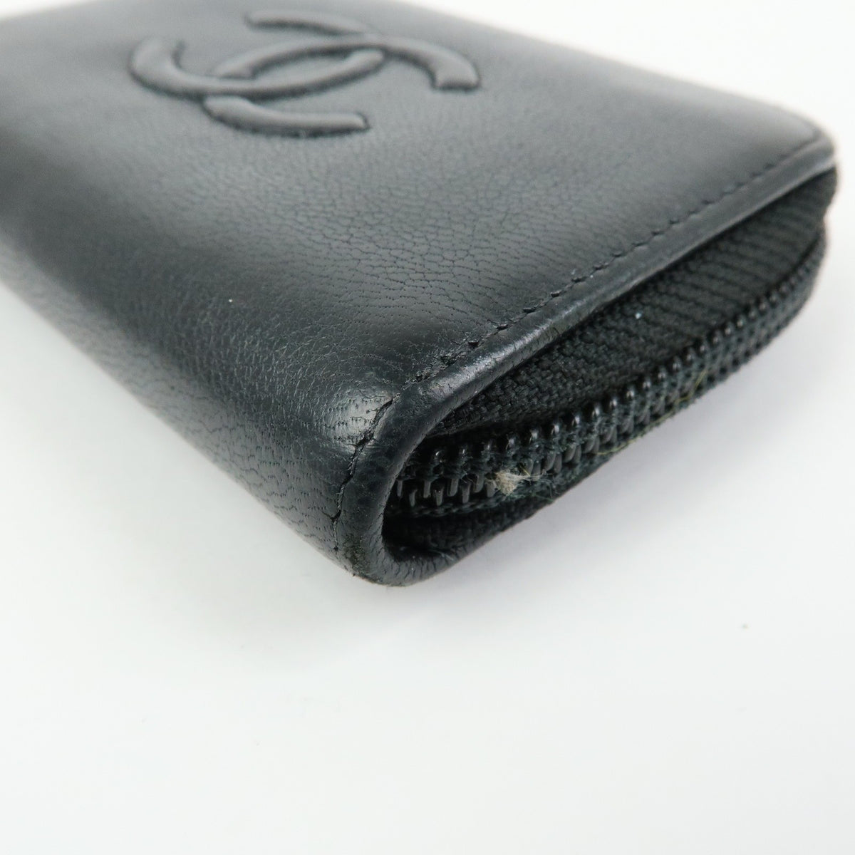 Chanel Timeless Cc Zipped Calfskin Black Leather Wallets Accessory (Pre-Owned)