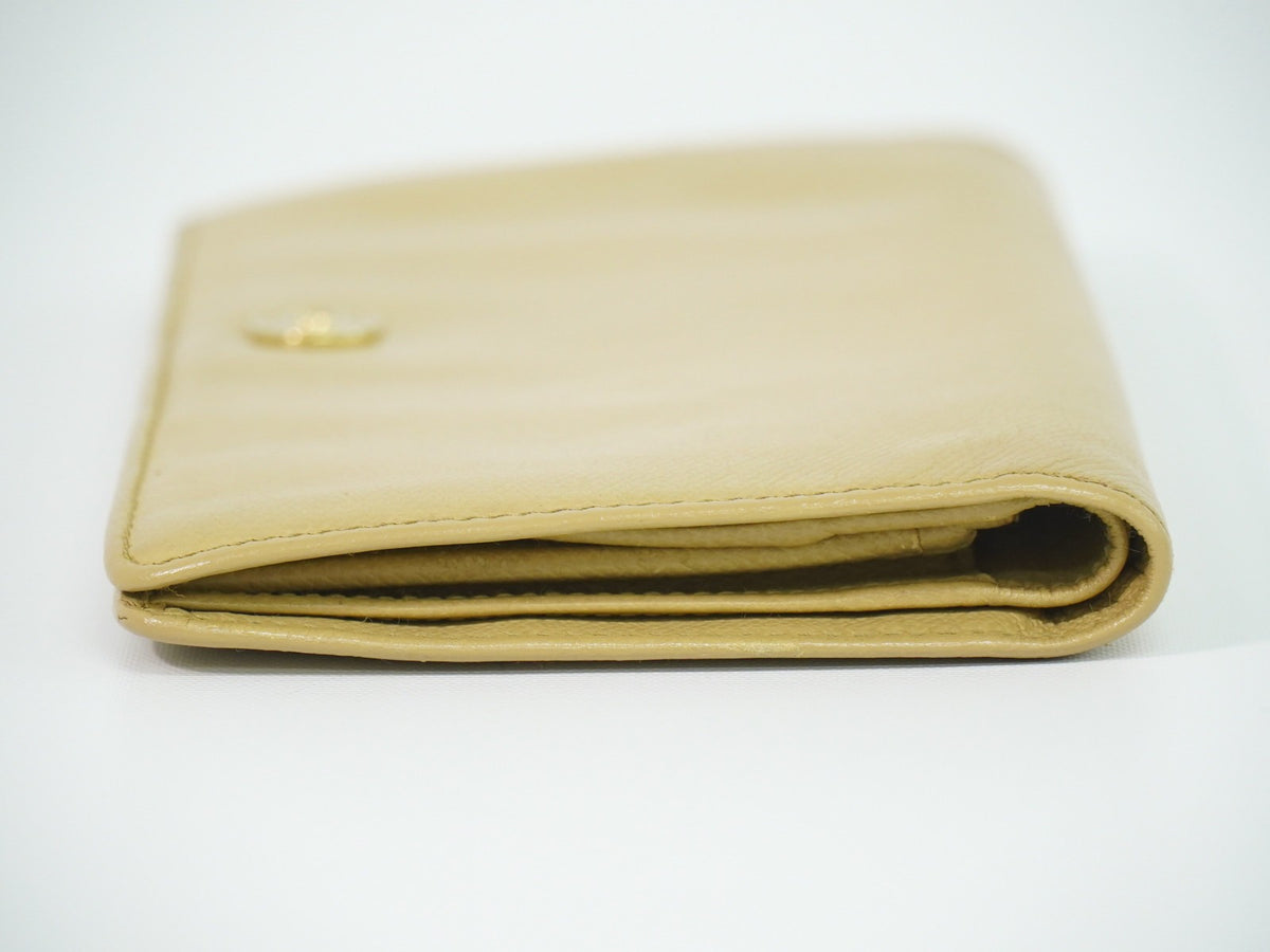 Chanel Cc Bifold Wallet Leather Beige Leather Wallets Accessory (Pre-Owned)