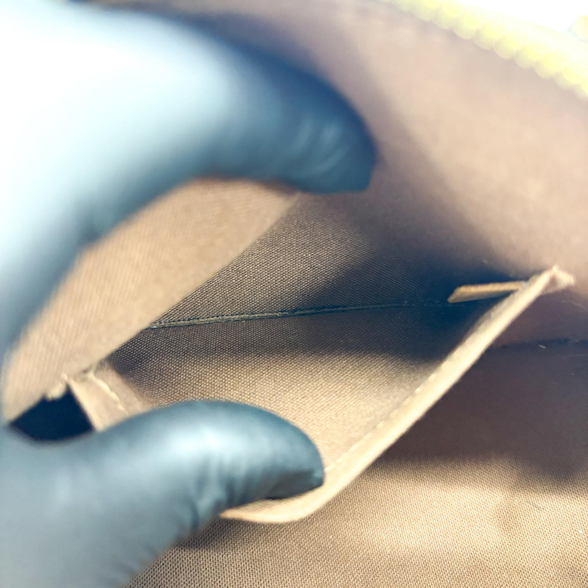 Louis Vuitton Alma Monogram Canvas Brown Canvas Handbag (Pre-Owned)