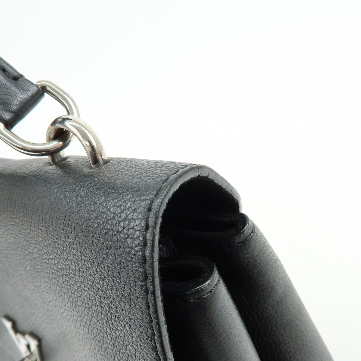 Louis Vuitton Lockme Ever Leather Black Leather Handbag (Pre-Owned)