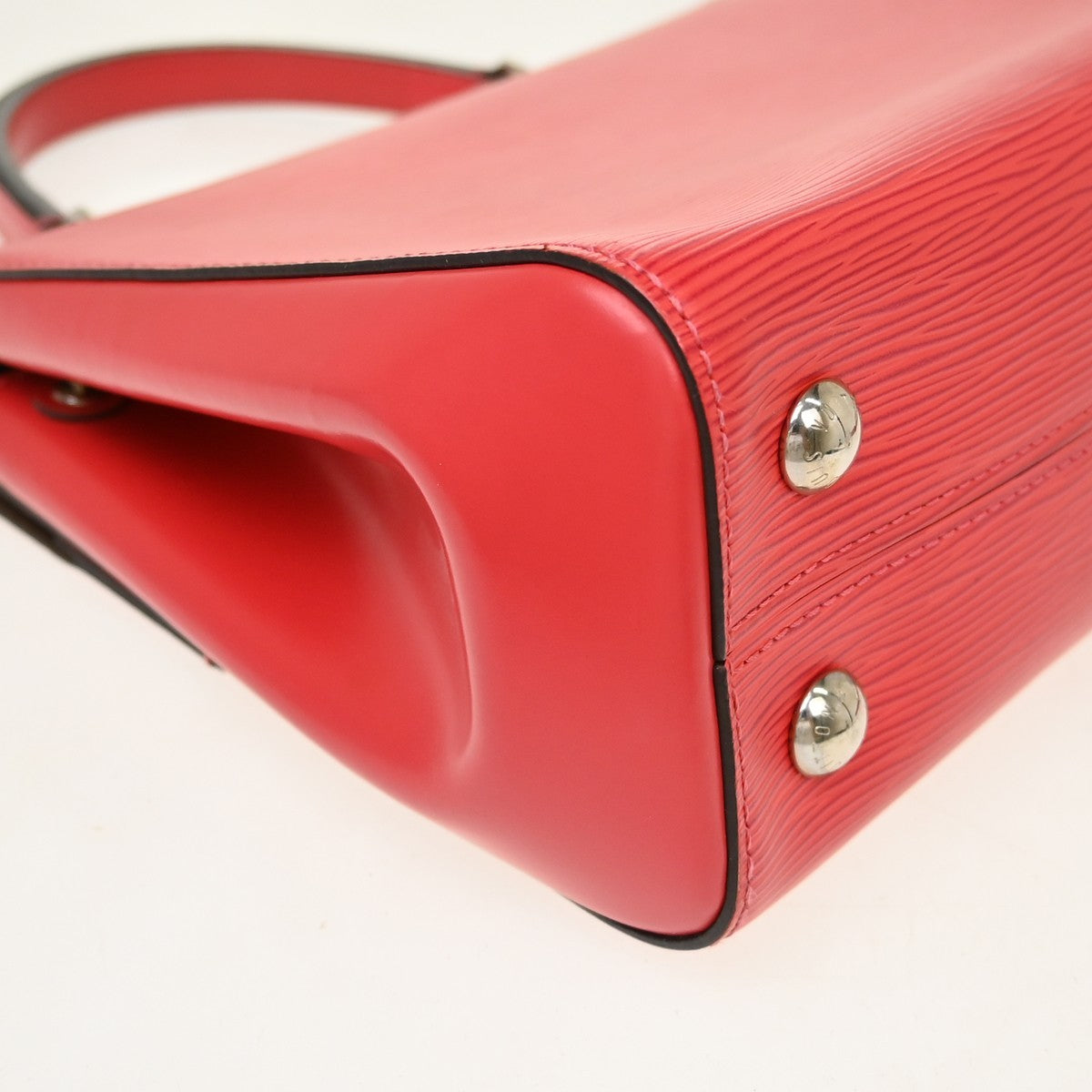Louis Vuitton Cluny Top Handle Epi Leather Red Leather Handbag (Pre-Owned)