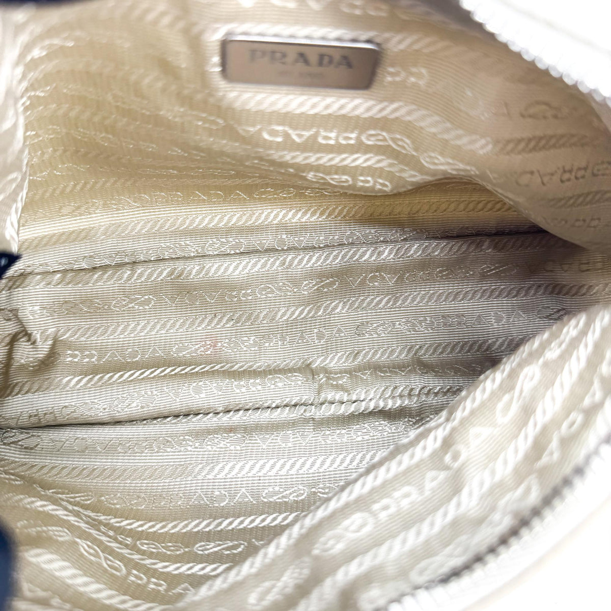 Prada Re-Edition 2005 Tessuto Beige Nylon Shoulder Bag Bag (Pre-Owned)