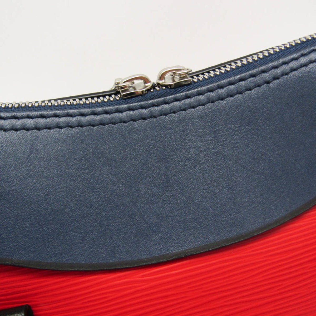 Louis Vuitton Tuileries Epi Leather Red Leather Handbag (Pre-Owned)