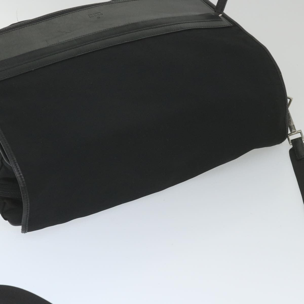 Gucci Vintage Flap Nylon Black Nylon Shoulder Bag Bag (Pre-Owned)